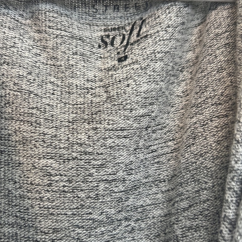 Comfort and Style with This Soho NY&C Jumper/Romper! 🌟size:  small/very cozy - Picture 4 of 4